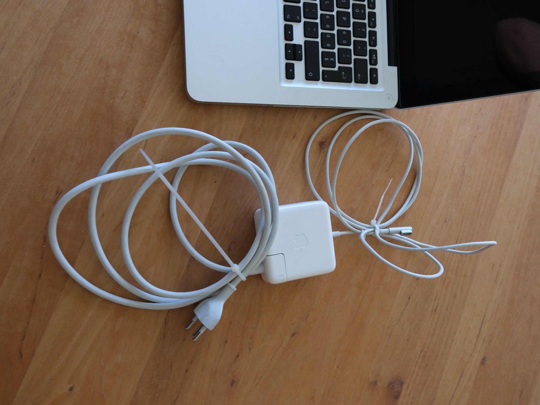 Apple Notebooks: Macbook Pro (Mid 2012) 13inch – Gebraucht aus Horn von Juergstr 2