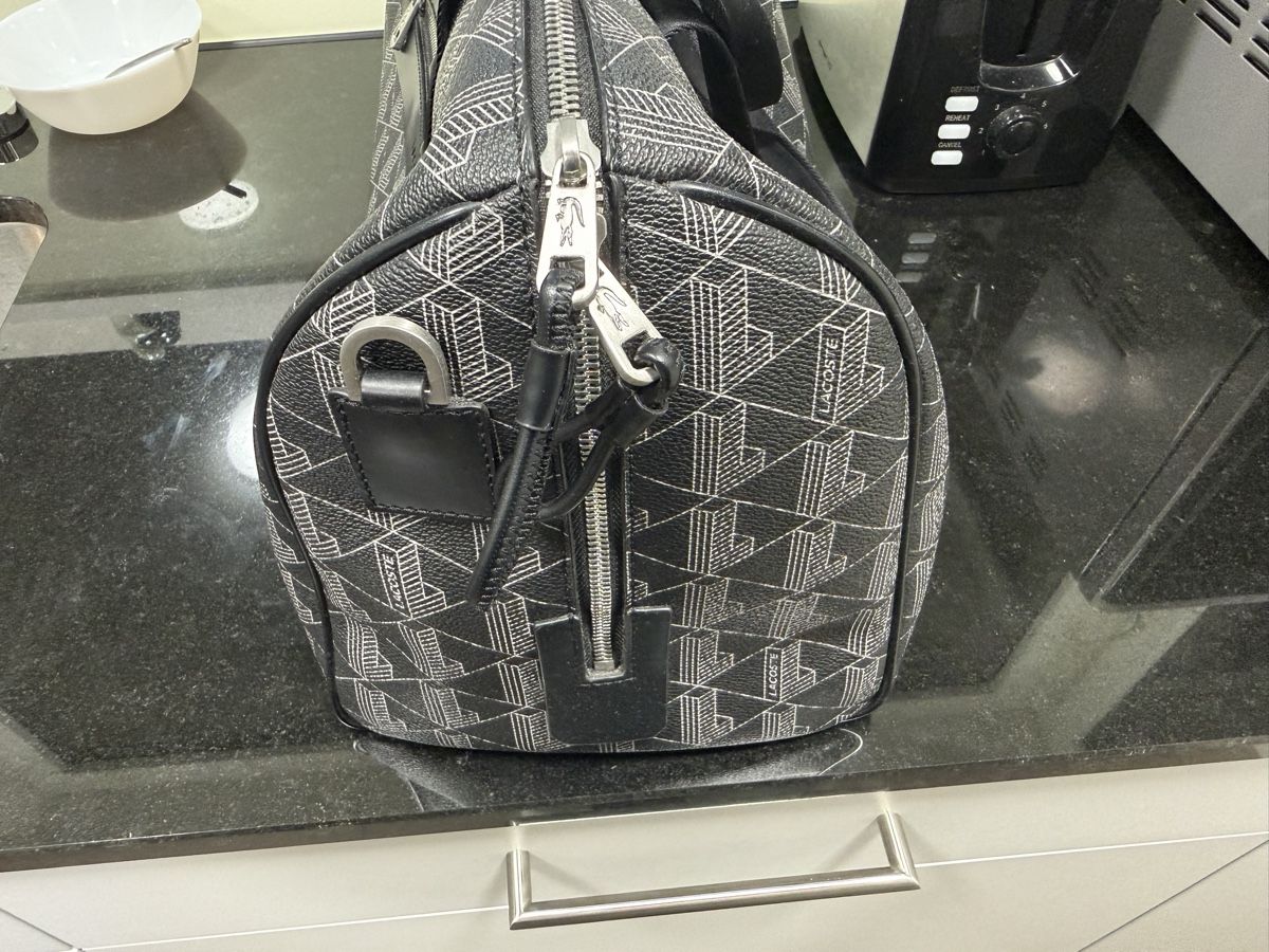 Lacoste Sacs: Lacoste Tasche – Neuf (Voir description) à Aarburg par Tenzin.B 1
