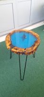 Table décorative en bois et résine époxy , fait main.