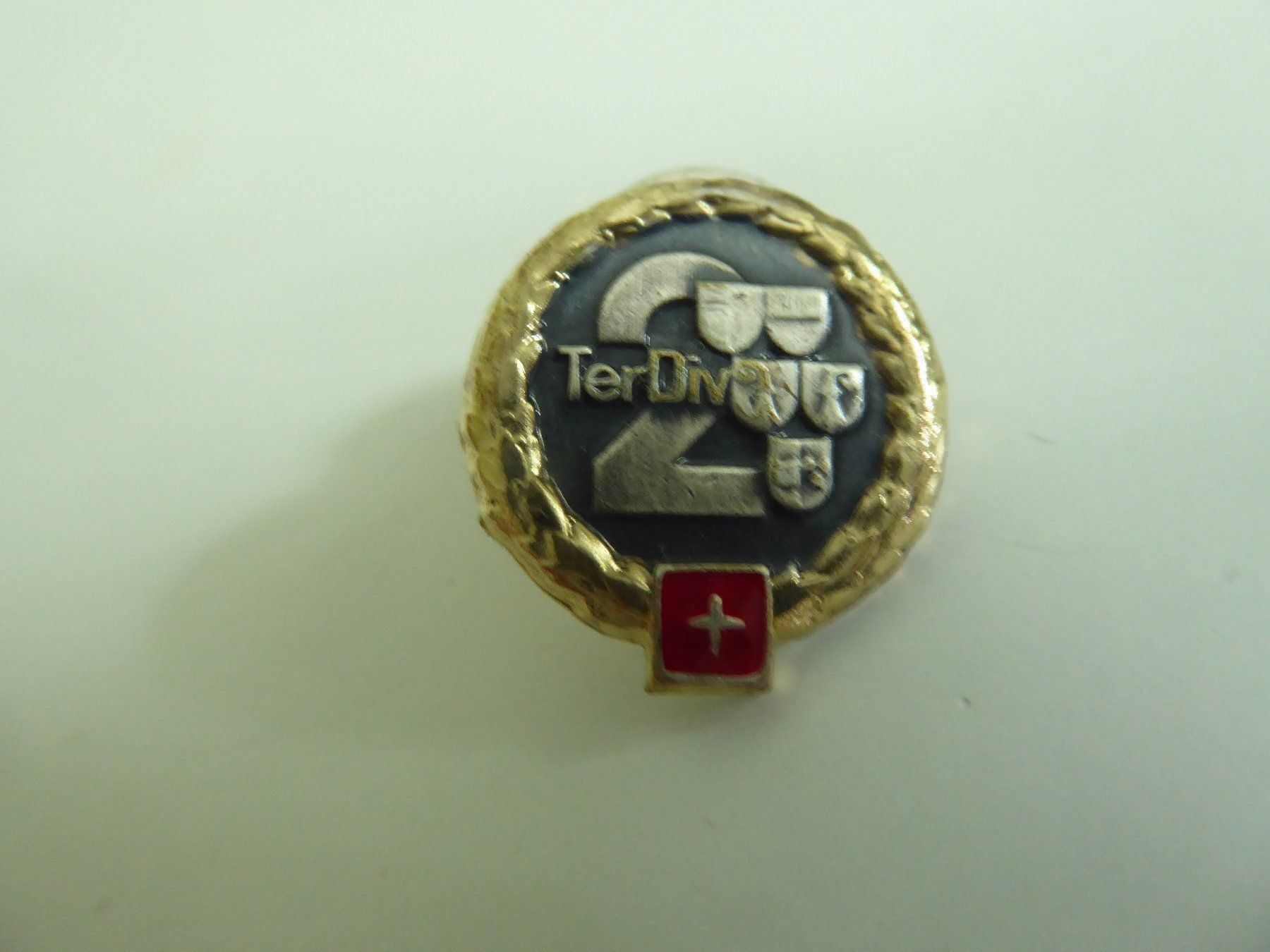 Broschen & Nadeln: Pin, Ter Div. 2 – Gebraucht aus Zürich von Chaeffeler 1