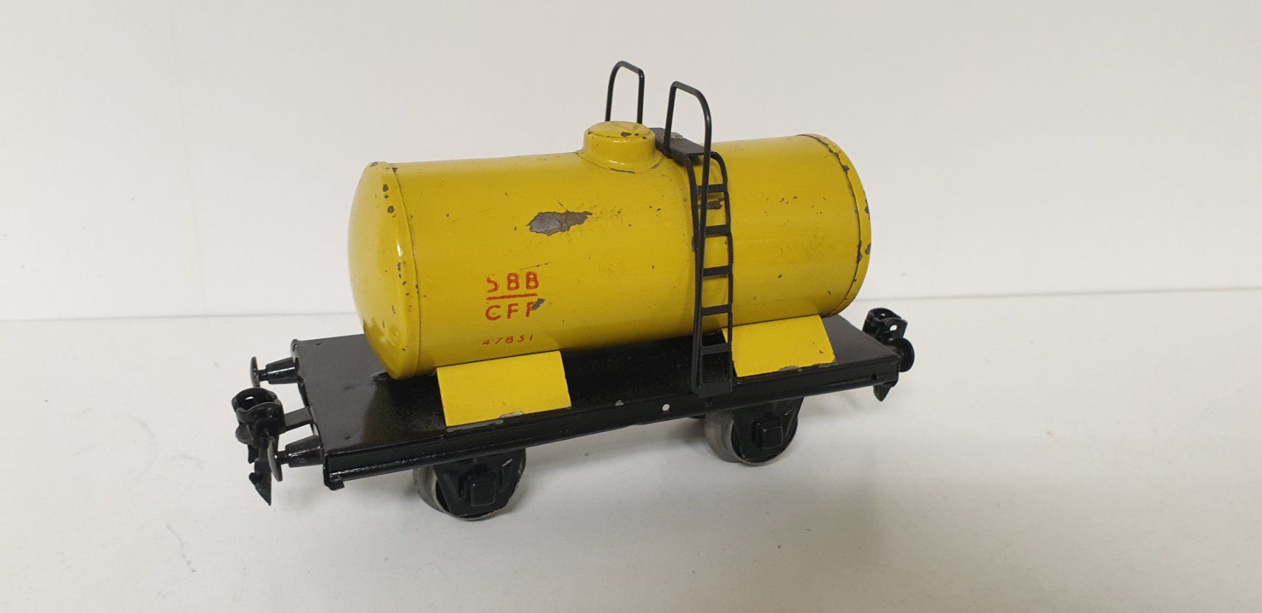 Hag Modellini di ferrovie: Hag SBB Tankwagen Shell Spur 0 – Usato da Neuenhof venduto da ludovicco 1