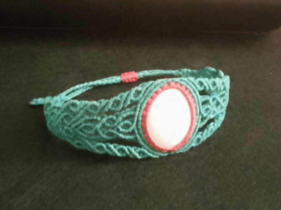Bracciali & Braccialetti: handgemachtes Makramee Armband mit Perlmutt – Nuovo (secondo la descrizione) da Pfäffikon ZH venduto da Emporos_42