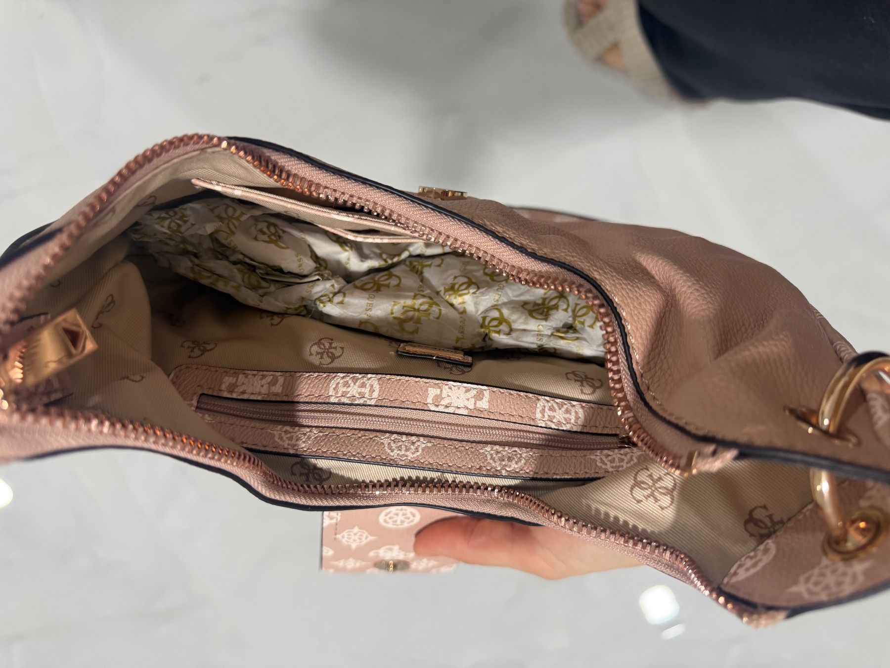 Guess Taschen für Damen: Guess Handtasche – Neu (gemäss Beschreibung) aus Buchs AG von Maison_Djana_ 2