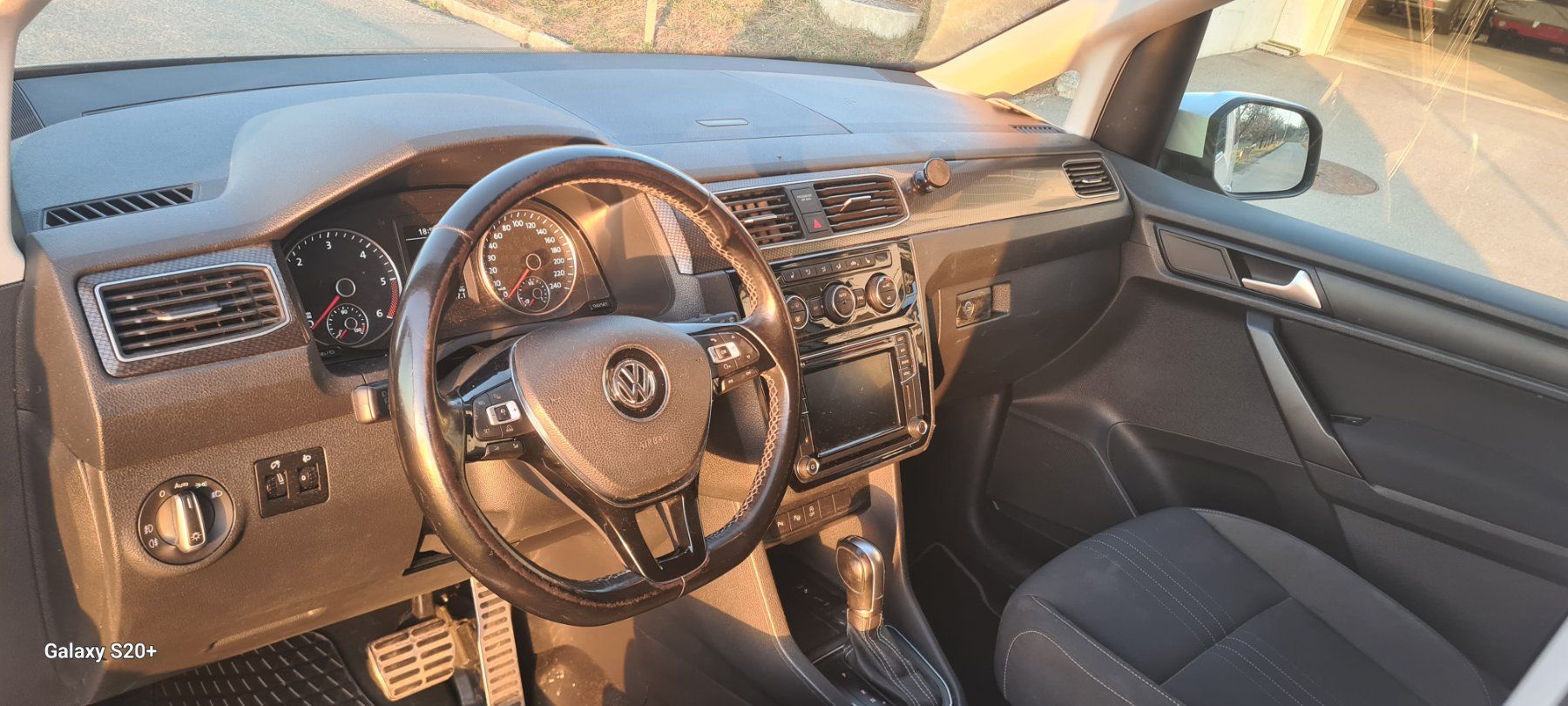 VW Automobili: VW Caddy Alltrack Diesel DSG TOP – Usato da Worb venduto da Werich 4