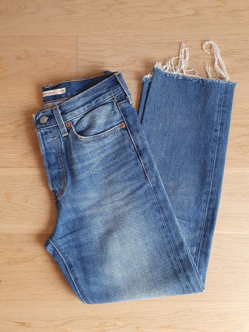 Levi's Jeans: Levis Wedgie Straight – Nuovo (secondo la descrizione) da Zürich venduto da nadiialivia