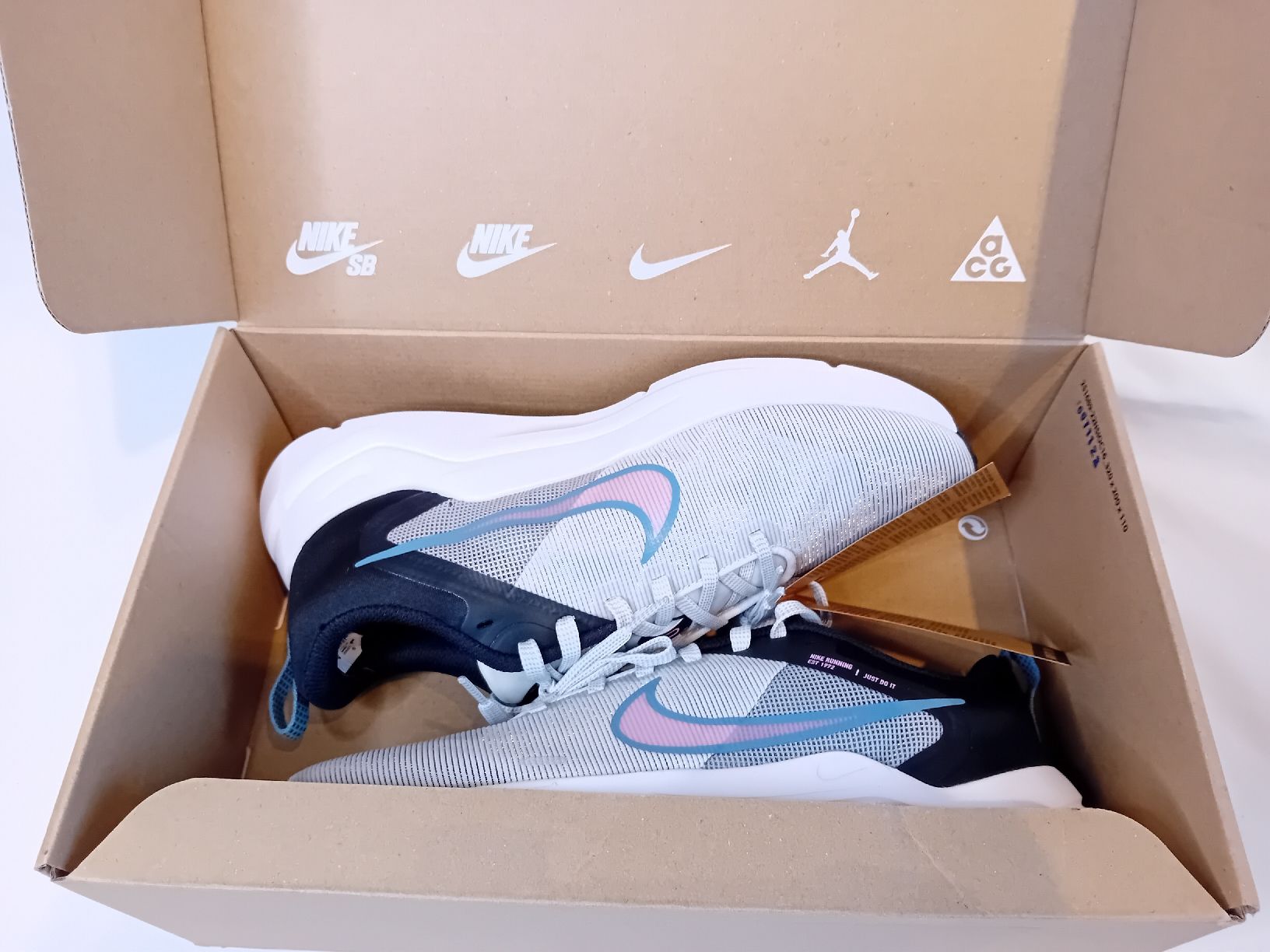 Nike Scarpe da donna: Nike Downshifter 12 Sneaker Gr.40   Damen  Grau Neu – Nuovo (secondo la descrizione) da Schweizersholz venduto da freyle1 7