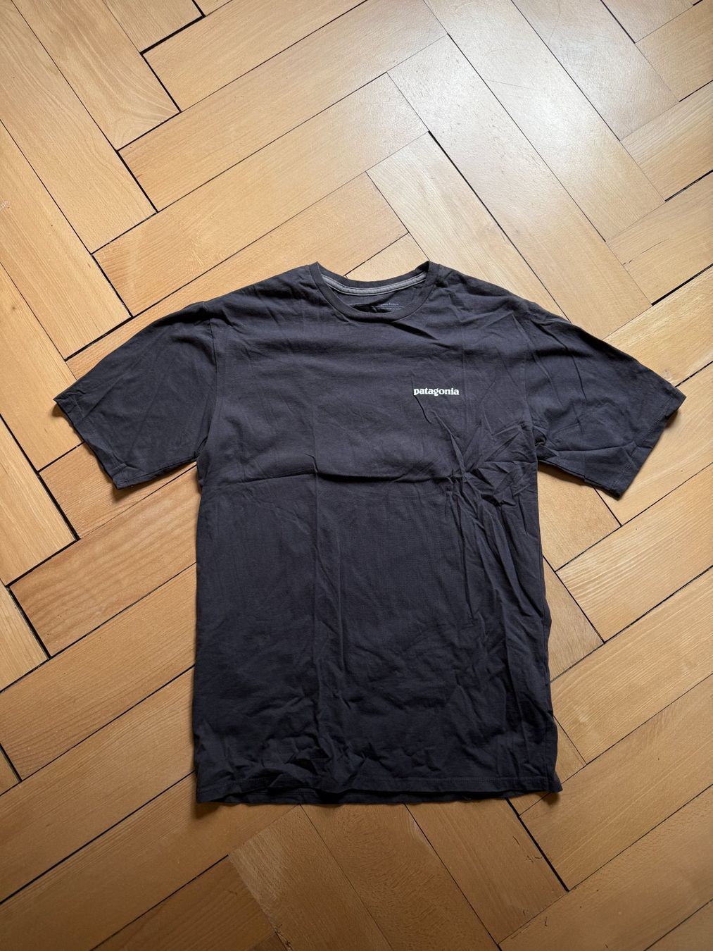 Patagonia T-shirt: PATAGONIA - T-Shirt dunkelgrau S – Usato da Zürich venduto da Diazaio
