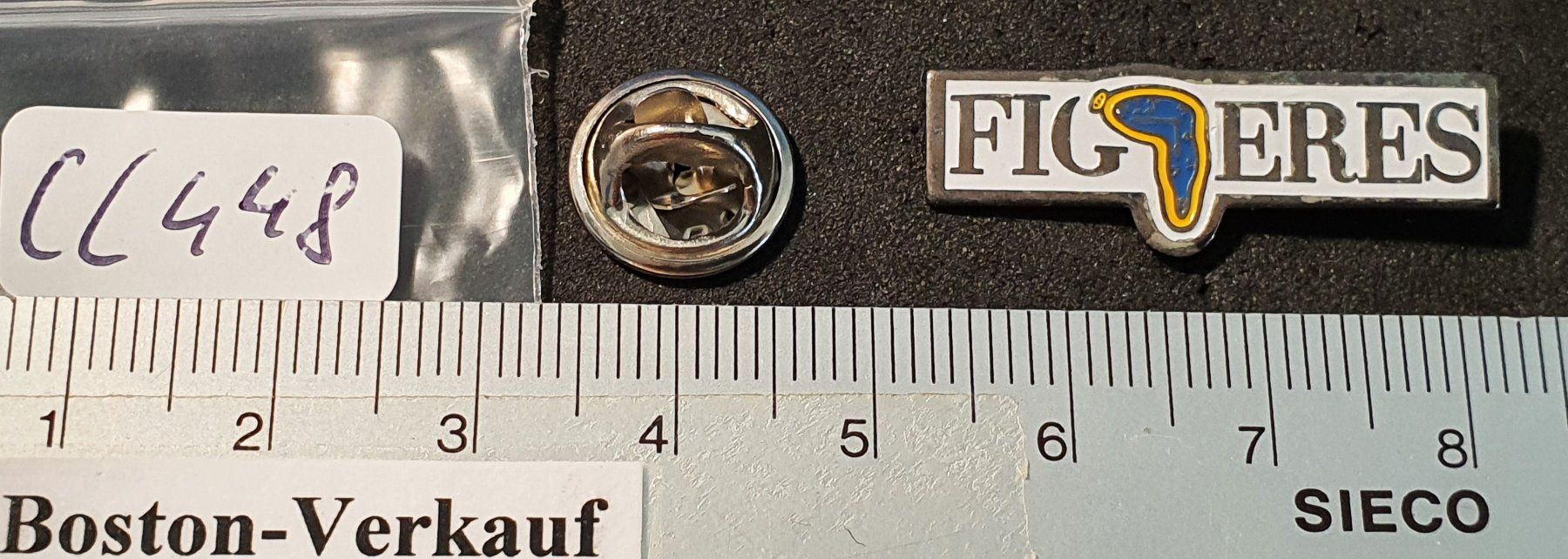 Placchette & Badge: CC448 - Pin Wappen Figueres Uhr – Usato da Reinach BL venduto da Boston-Verkauf 1