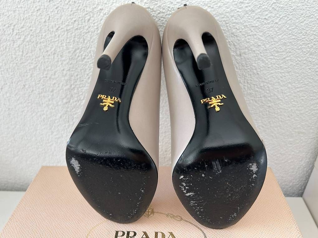 Prada Scarpe da donna: Prada Leder High Heels Stiefeletten Boots Grau Gr. 37 – Usato da Kreuzlingen venduto da Bildschirm_Auge 5