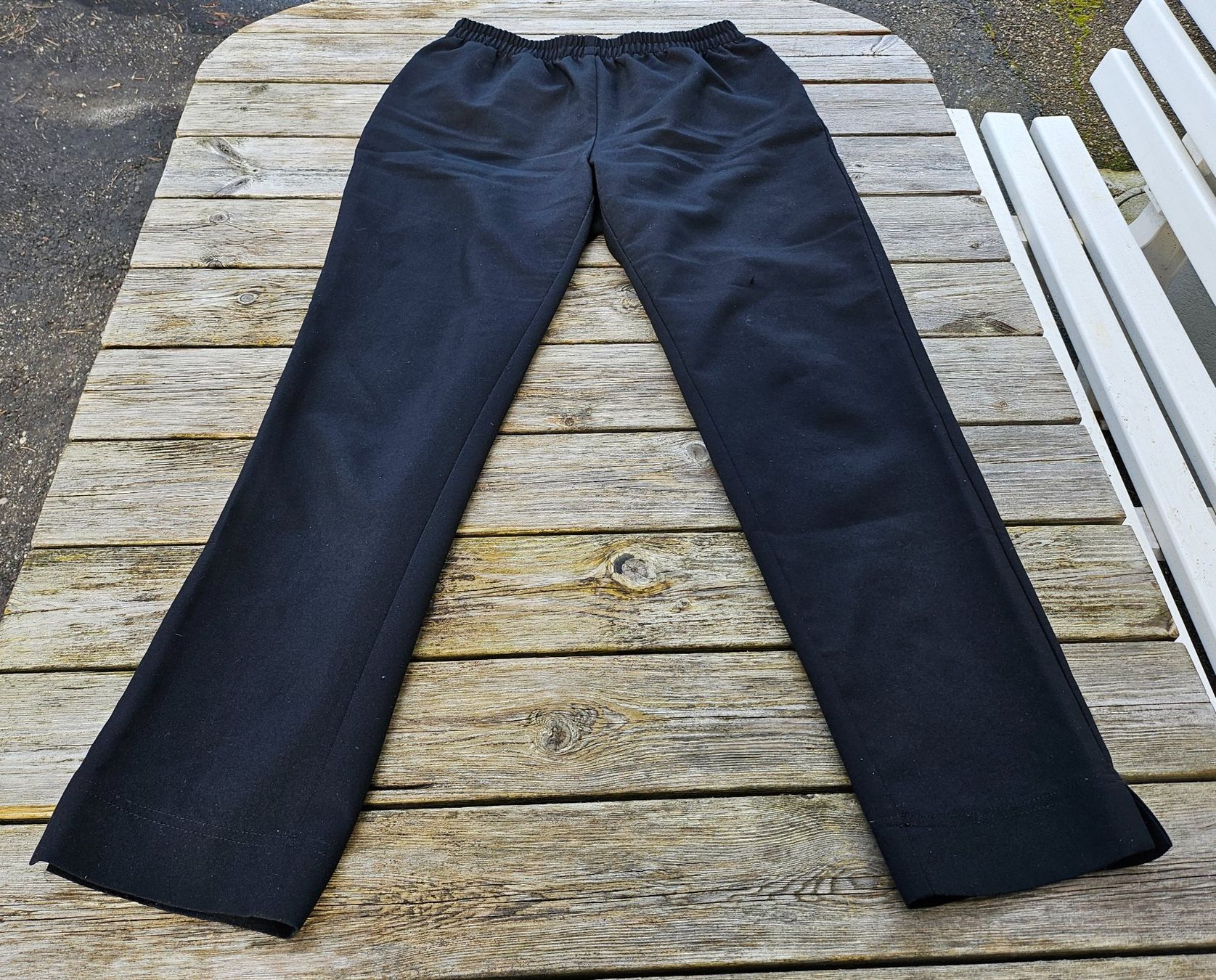 Pantalons: Hose Stoff schwarz mit Gummizug-Bund,Gr. 38 – D'occasion à Siblingen par Vany_McDougall 7