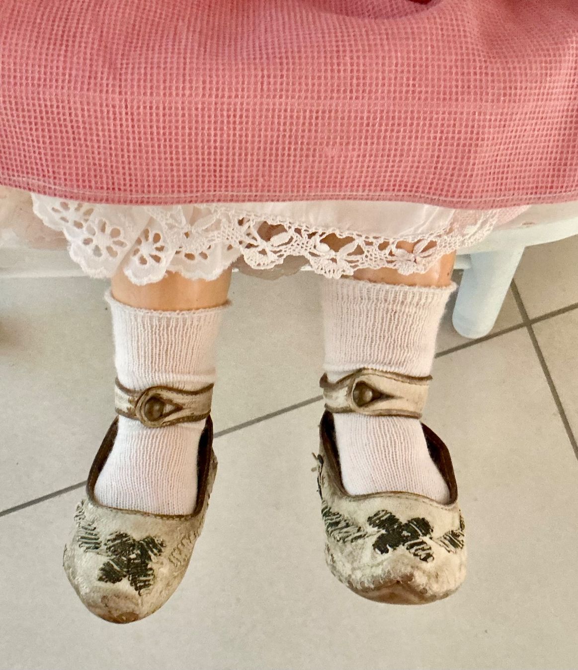 Poupées: URALTE PUPPENSCHUHE 1890 – D'occasion à Zell LU par Silvermemory