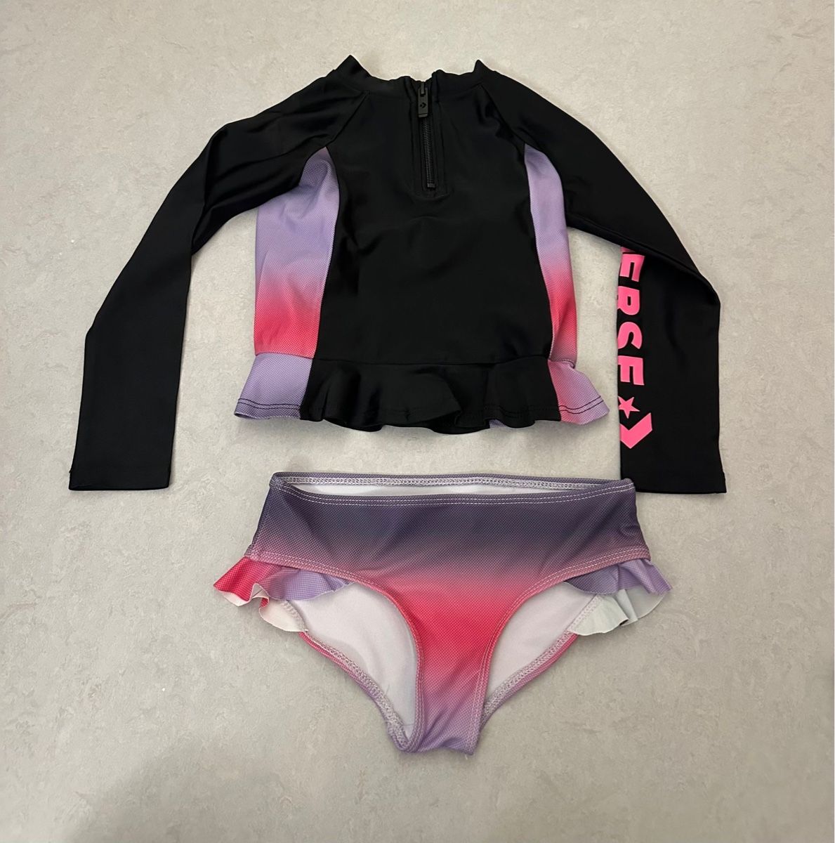 Costumi da bagno & Bikini: Bade tshirt und Hosen Gr. 98 – Usato da Wettingen venduto da Nini54