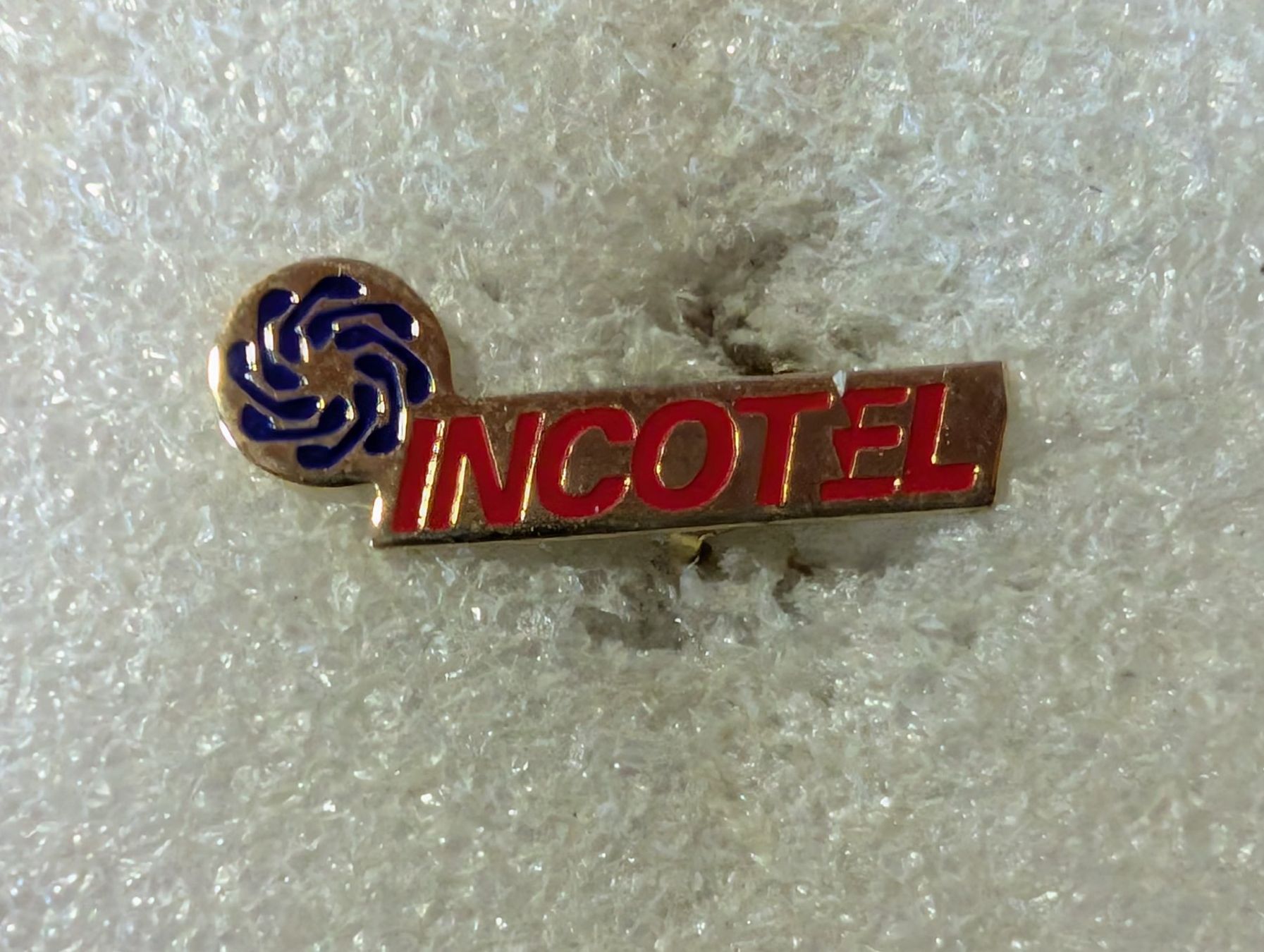 Placchette & Badge: Ansteckpin 172: Incotel – Usato da Oppligen venduto da Pin-Fall-Shop