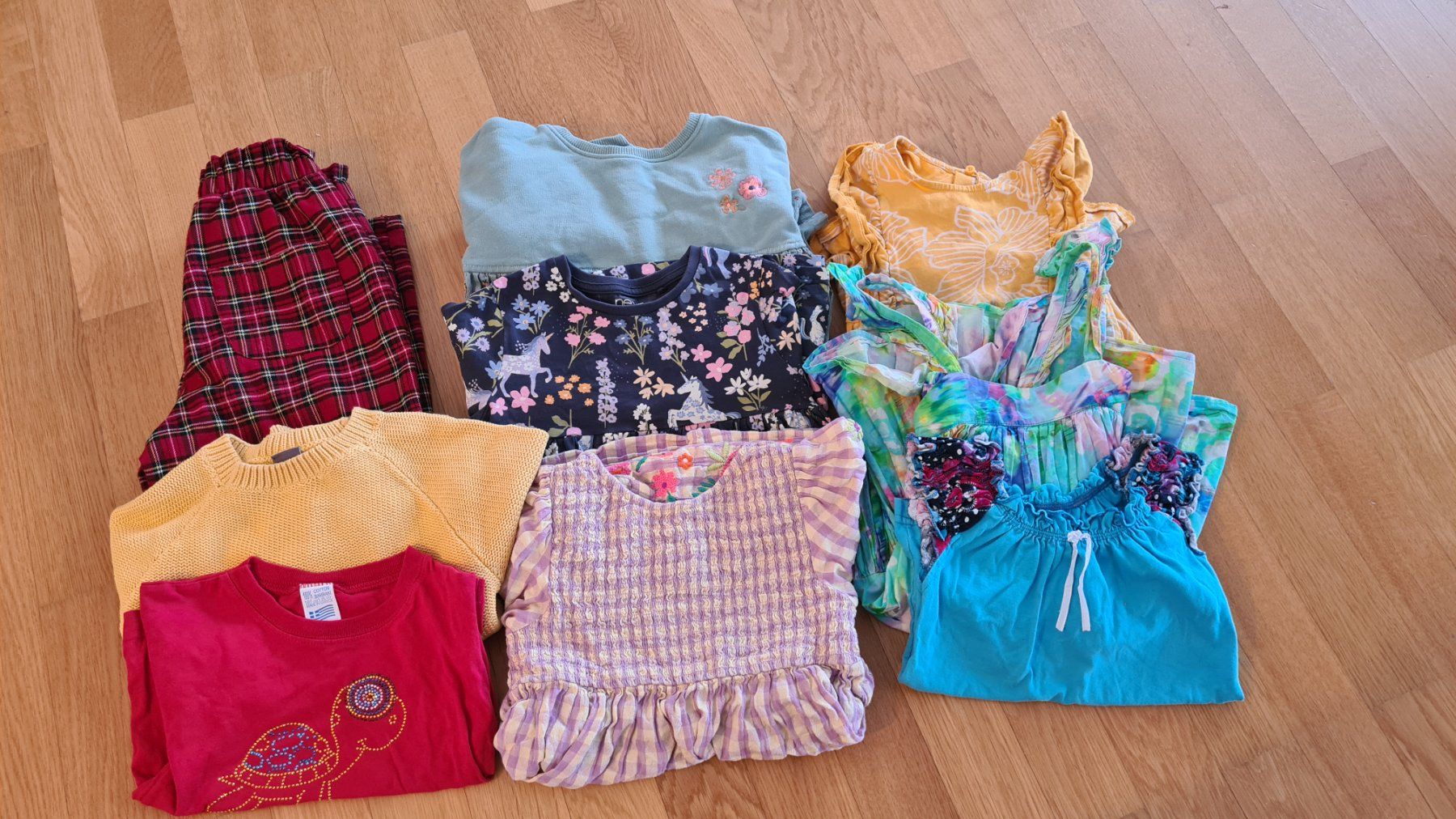 Next Lotti & Set di vestiti: Kleiderpaket Gr 110 – Usato da Zumikon venduto da daryona