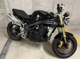 Triumph Speed Triple 1050