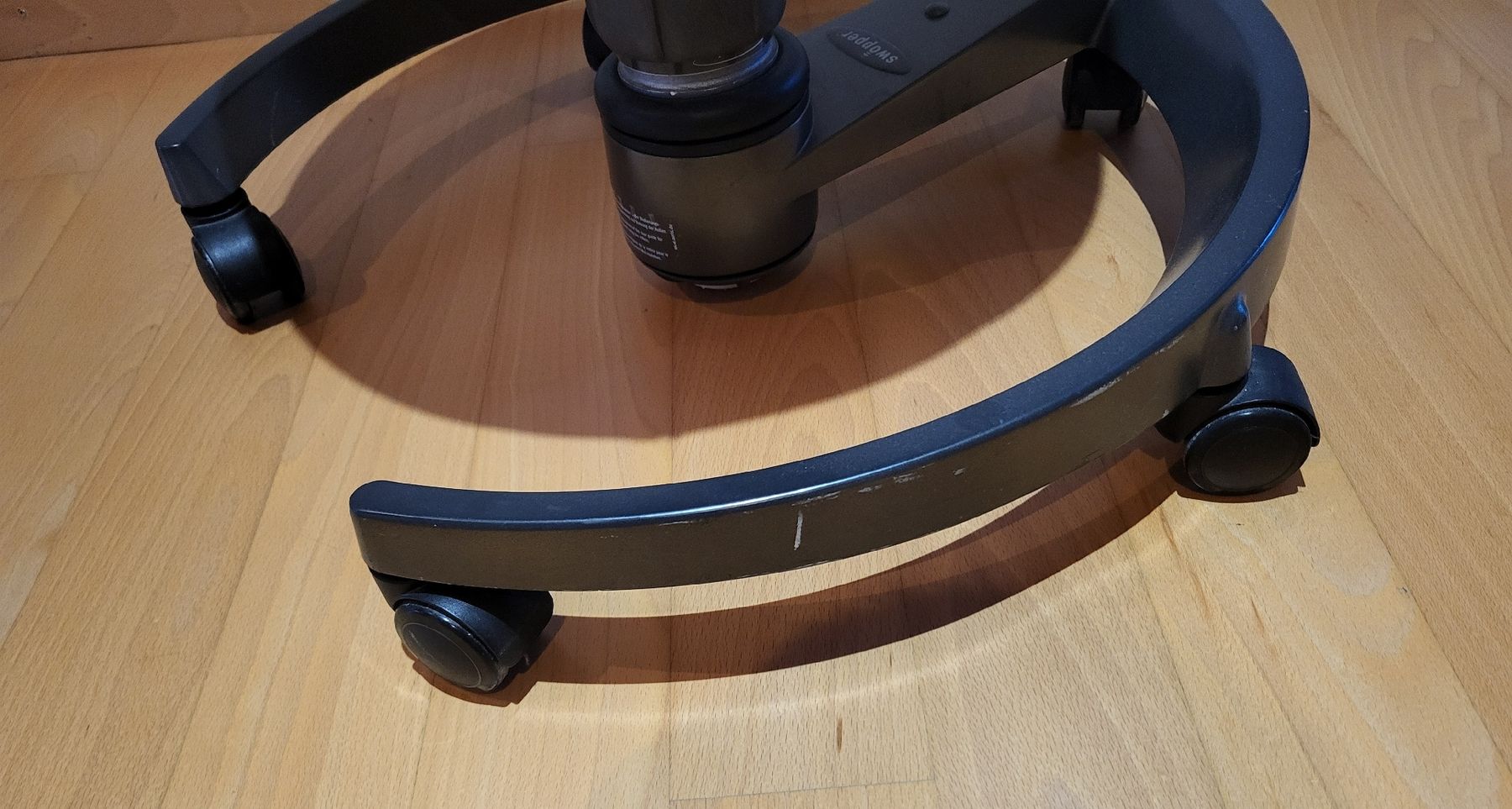 Sgabelli: Swopper mit Rollen (ergonomischer Bürohocker) – Usato da Birmenstorf AG venduto da Cjl 3