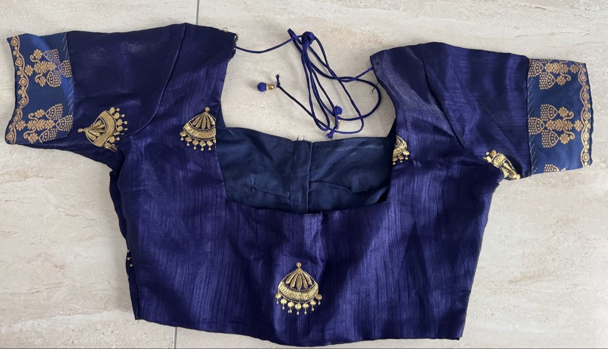 Kleider: Sari mit Bluse dunkelblau rot – Neu (gemäss Beschreibung) aus Wichtrach von Alyasahana 3