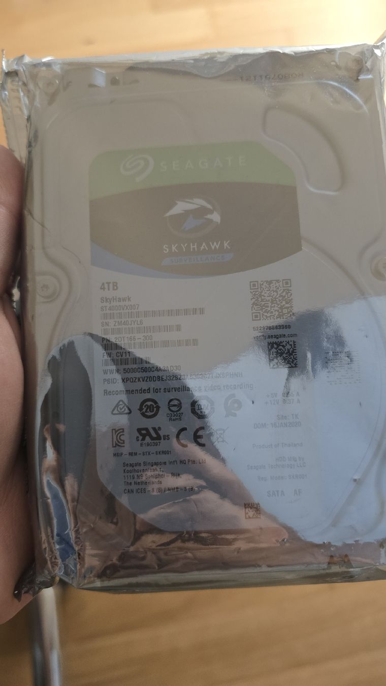 Seagate Dischi rigidi: *VERSIEGELT* 4TB Seagate Skyhawk Festplatte ab CHF 1.- – Nuovo (secondo la descrizione) da Turgi venduto da Malthael 1
