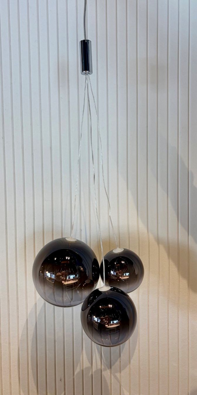Lampen: Lodes Random Pendelleuchte 4 x 3 Kugeln in glossy smoke – Gebraucht aus Rothenburg von Lampenoutlet 4