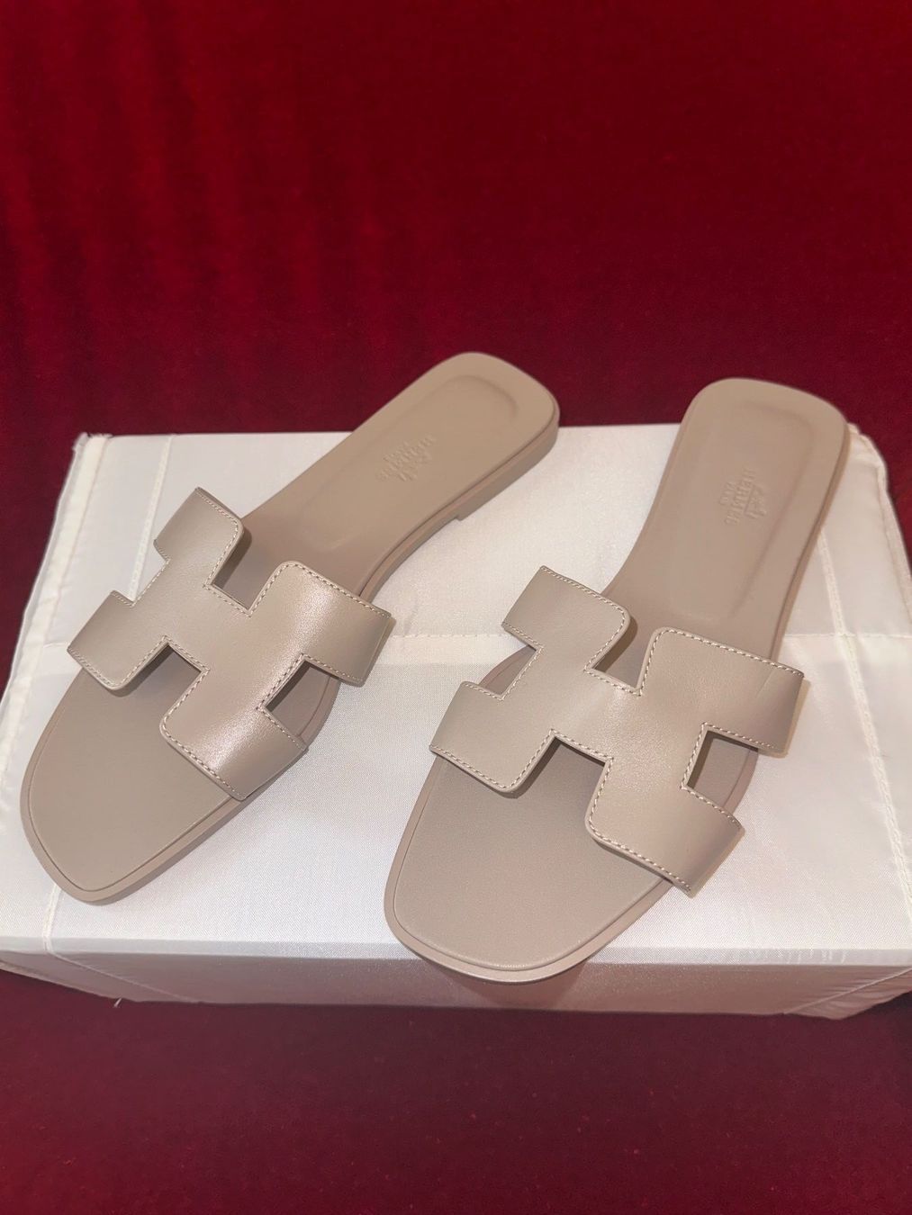 Hermès Scarpe da donna: Neue Oran Hermes Sandalen Gr 41 – Nuovo (secondo la descrizione) da Basel venduto da Blausara707 1