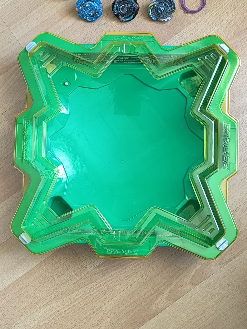 Giocattoli: 6 Beyblade plus Arena – Usato da Oberdiessbach venduto da Zwerg82 4