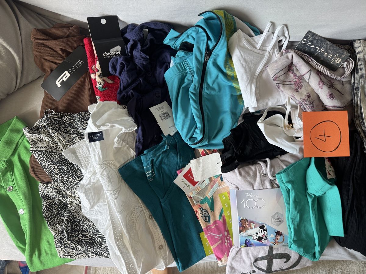 Lots de vêtements: Kleiderpaket 4 Grösse S – D'occasion à Endingen par Mira-Nur 1
