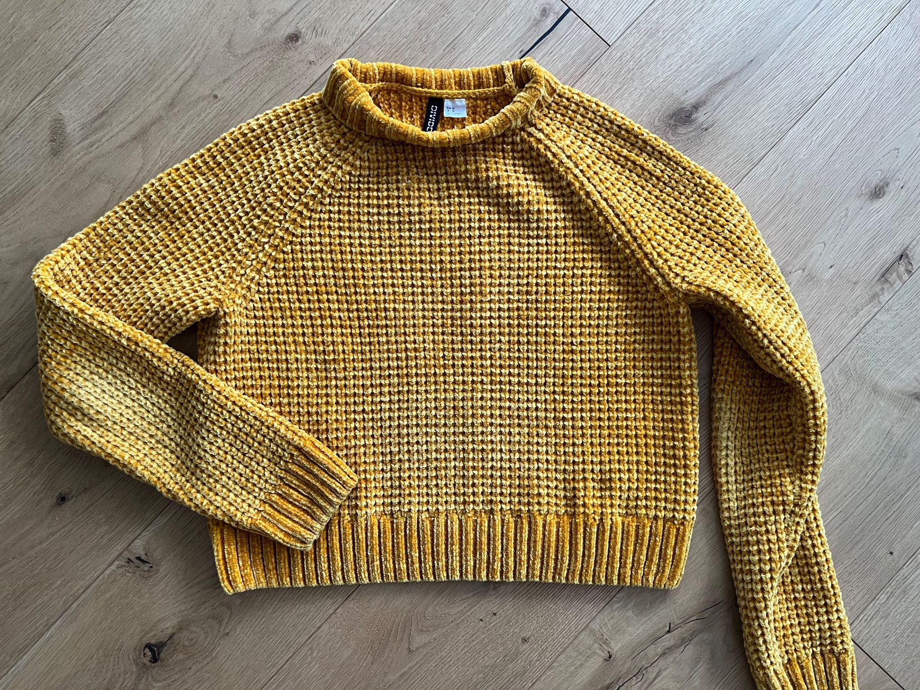H&M Pullover & Sweatshirts: H&M Pullover senfgelb M Samt Turtleneck – Gebraucht aus Gümligen von blackberrys 3