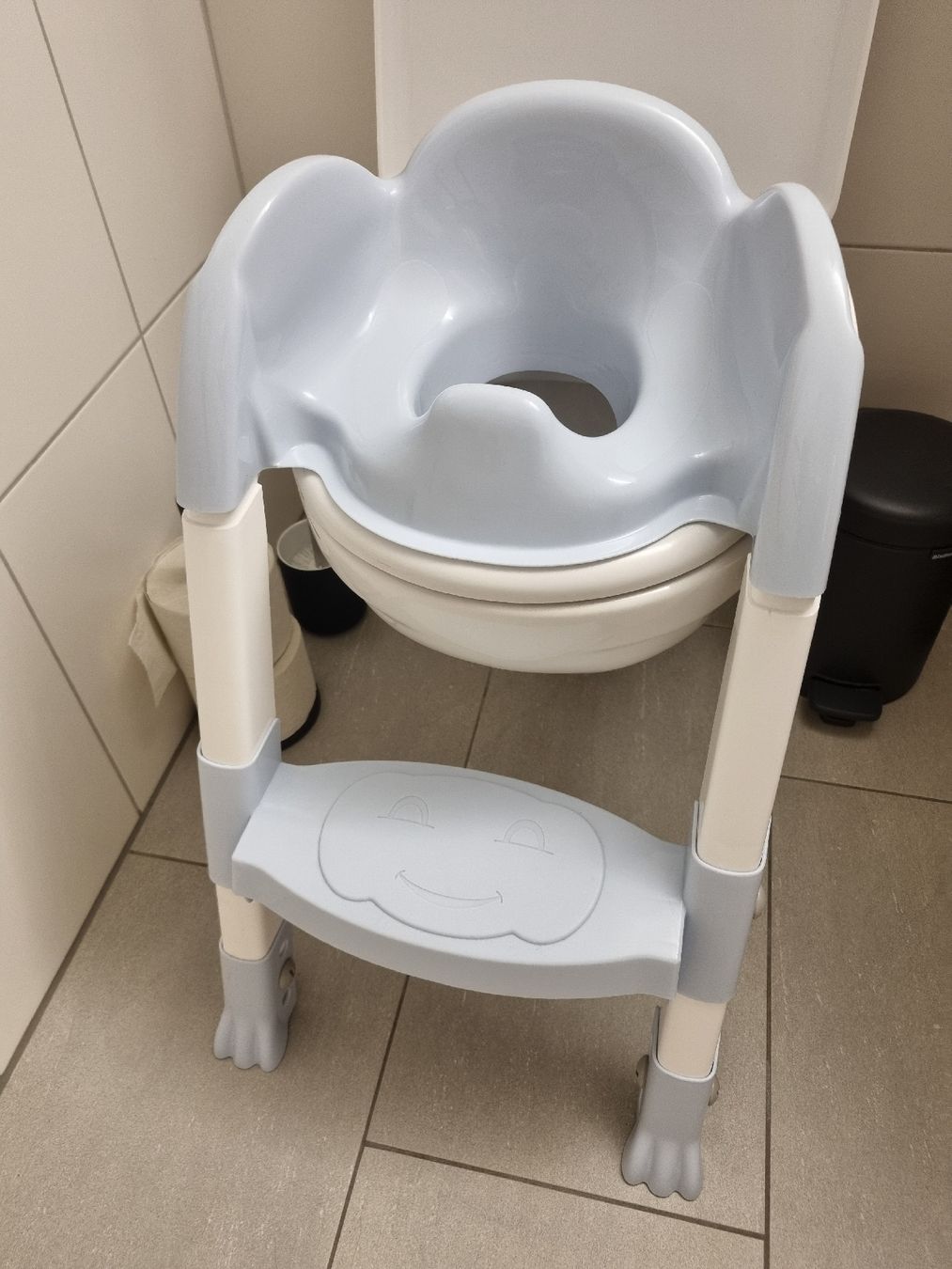WC: WC-Sitz mit Treppe – Gebraucht aus Chur von urs_x8x8 1