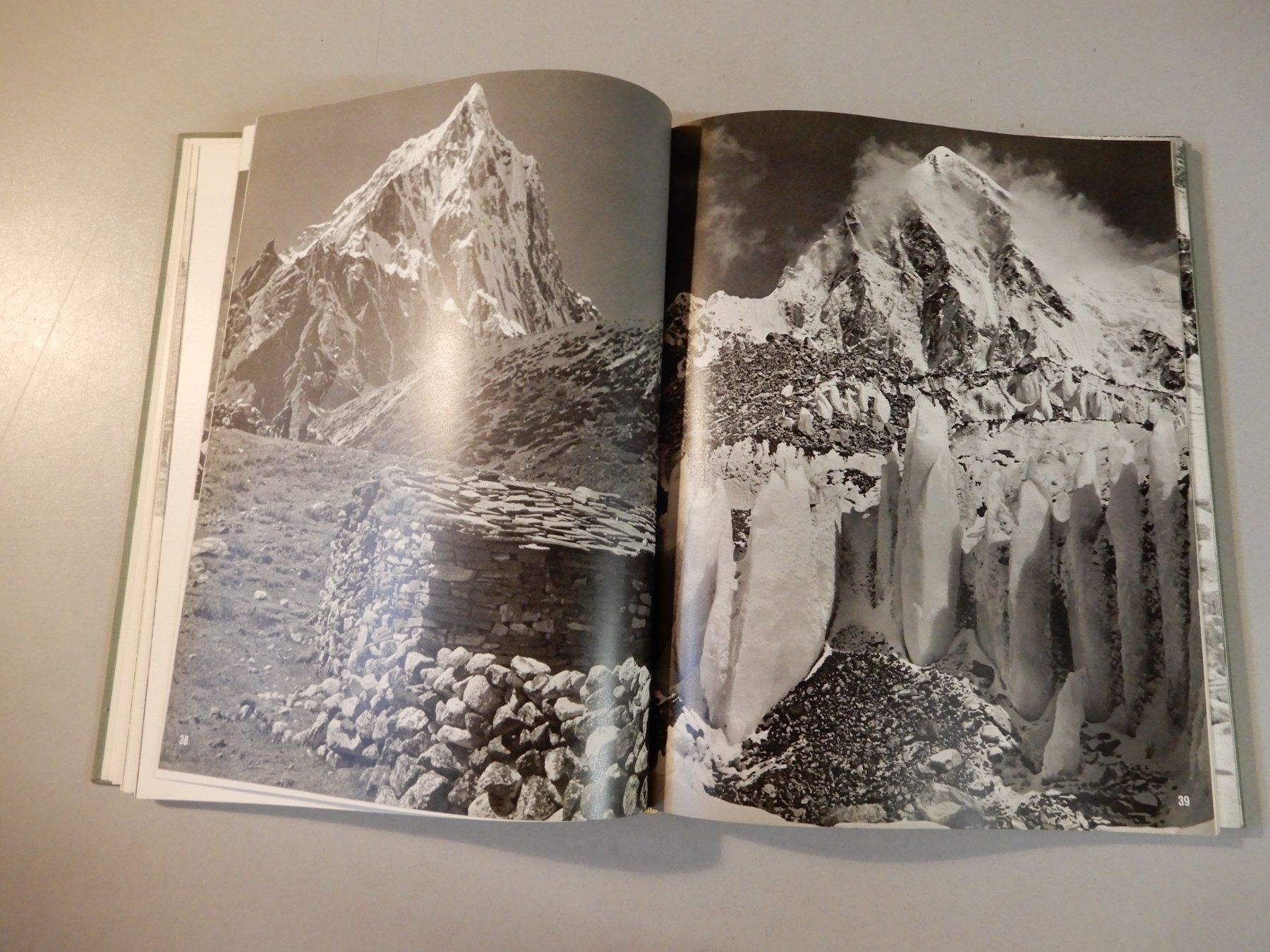 Libri: Everest - Ein Bildbericht der Schweizer Stiftung, Top! – Usato da Erstfeld venduto da Mario_boe0 5