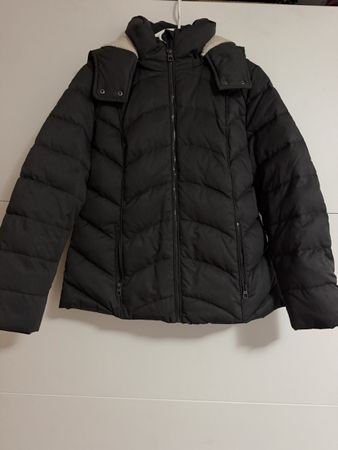 Damen Winterjacke schwarz mit Kapuze neuwertiger Zustand