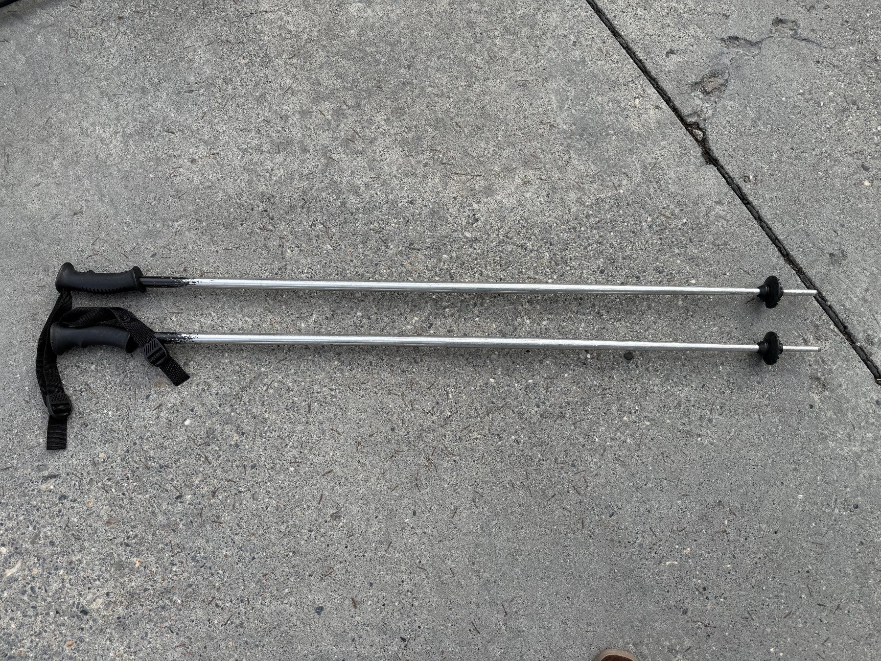 Bâtons de ski: Skistöcke 115 cm – D'occasion à Bassersdorf par Cosmosys