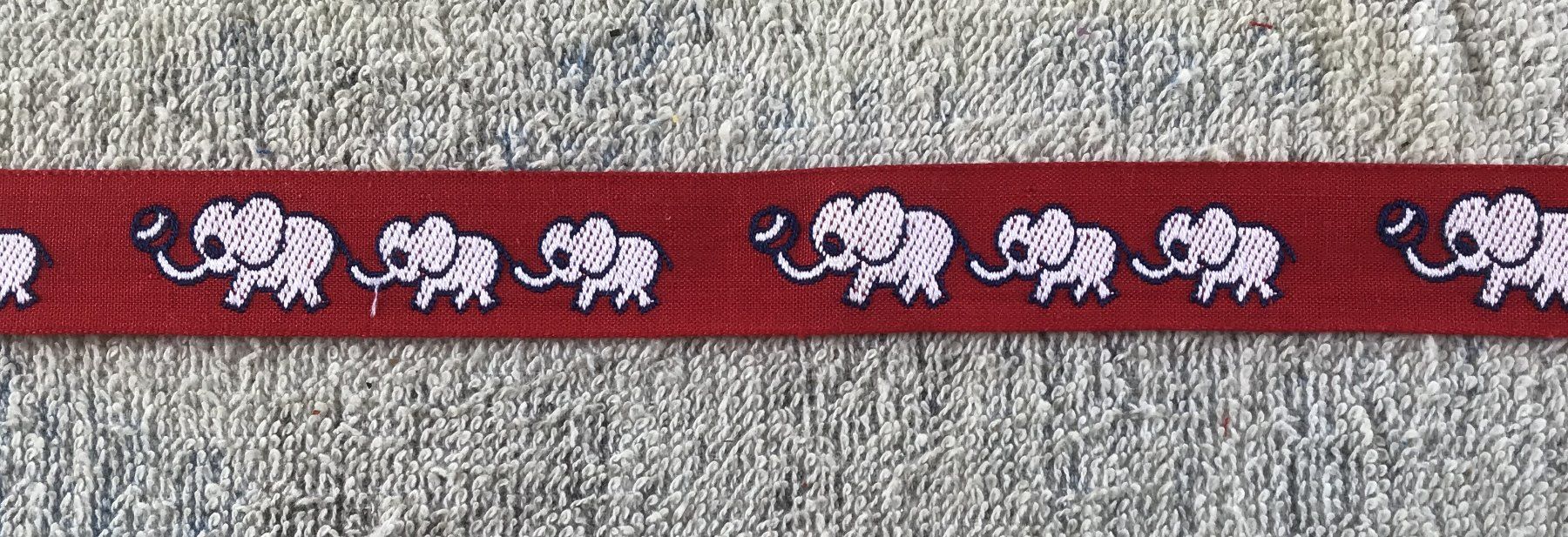 Tissus: STOFFBAND 15.50 METER NEU – Neuf (Voir description) à Ostermundigen par wini63 1