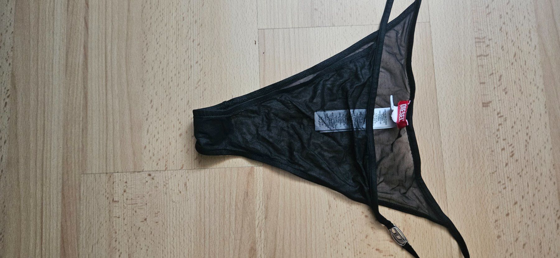 Altra biancheria intima: String comme neuf porté 1X  (b) – Usato da Lutry venduto da cha_pbg5