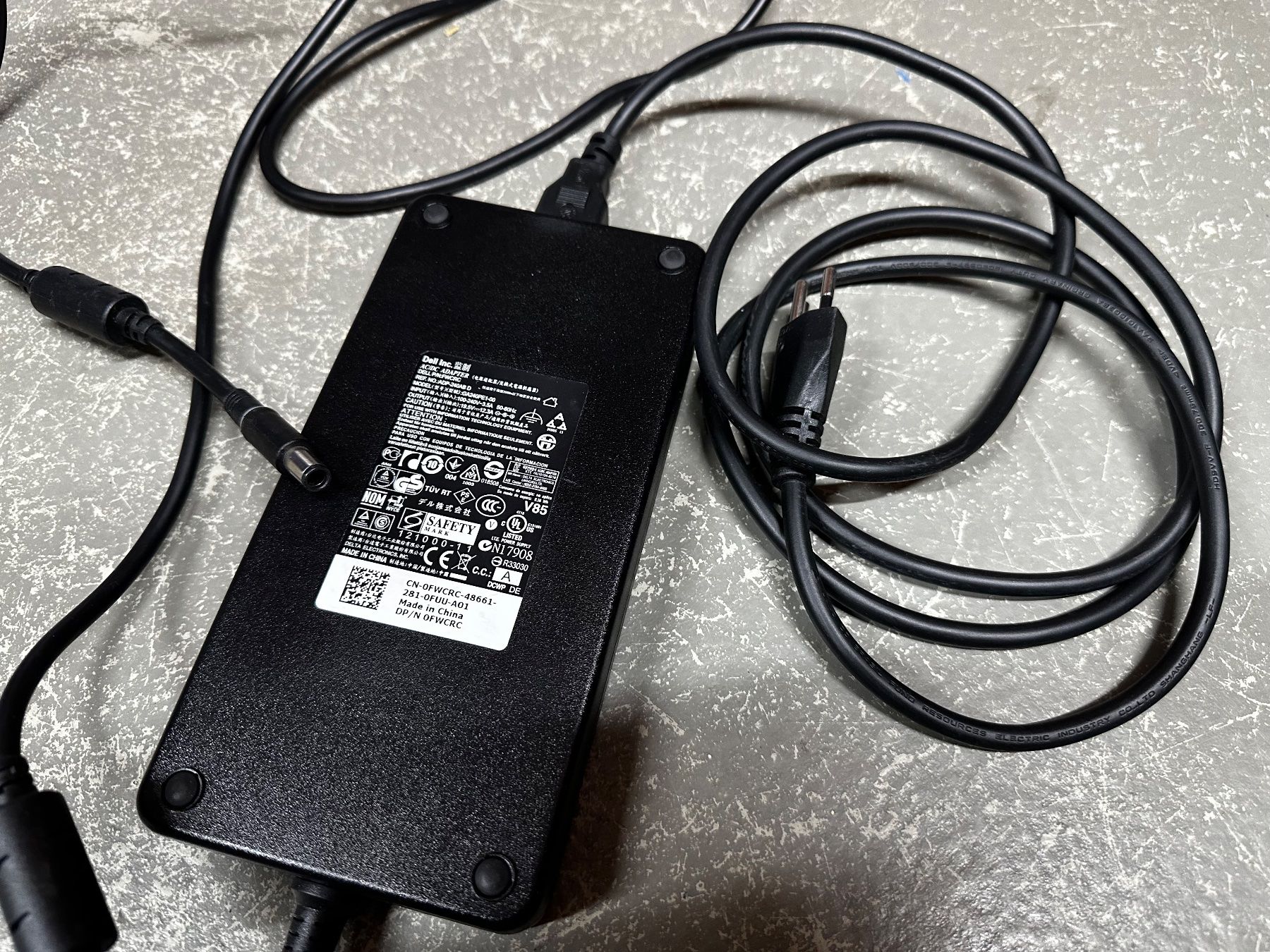 Dell Ladegerät: Dell 240W Netzteil – Gebraucht aus Trüllikon von nic_q9j6
