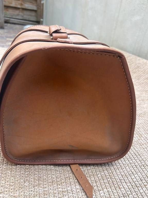 Valigie: Original Vespa Leather Case – Usato da Zürich venduto da patriziaperlini 2