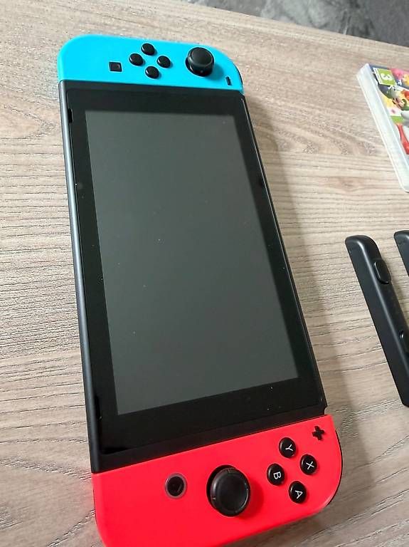 Nintendo Console: Nintendo Switch – Usato da Buchs AG venduto da Suter_90 1