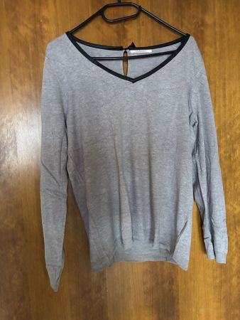 Joli pull TARMAK gris avec noeuds