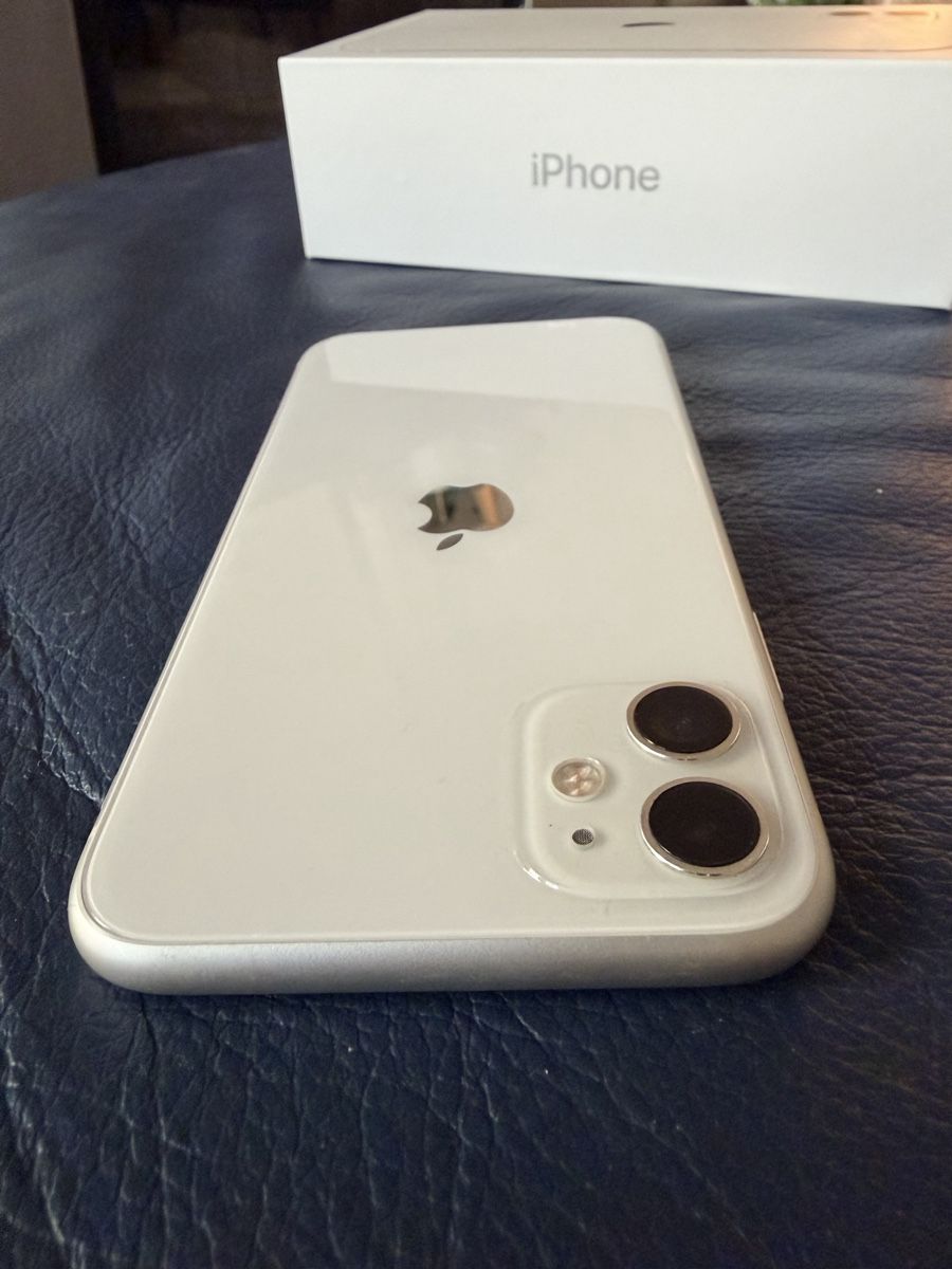 Apple Handys / Smartphones: Apple iPhone 11 64 GB weiss – Gebraucht aus Affoltern am Albis von Elle1 3