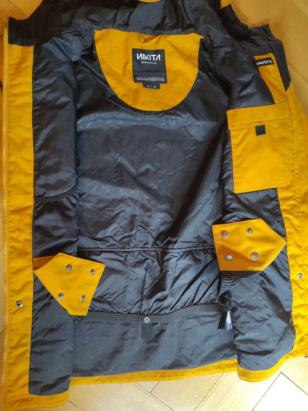 Nikita Jacken: Winterjacke – Gebraucht aus Bern von Linii 5