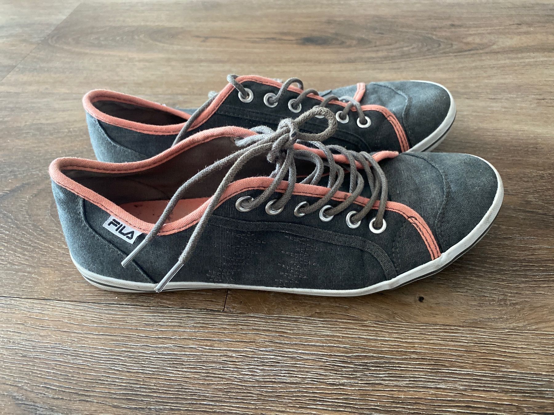 Fila Scarpe da donna: Fila Sneakers Gr. 41 – Usato da Wolfwil venduto da Piccola87