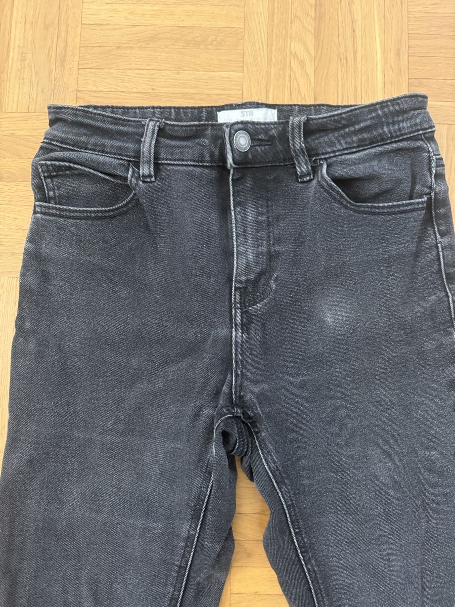 Stradivarius Jeans: Jeans bootcut noir STR – Gebraucht aus Vernier von DubasNicole 1