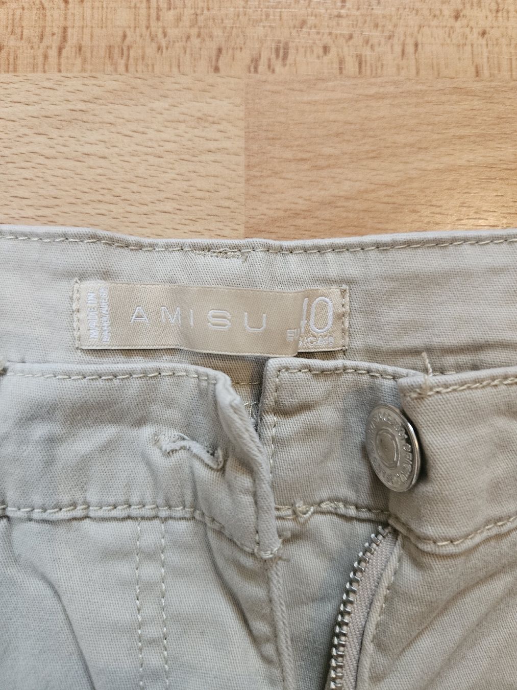 Hosen: Amisu Shorts, beige – Gebraucht aus Ebikon von SecondChance_byM 1