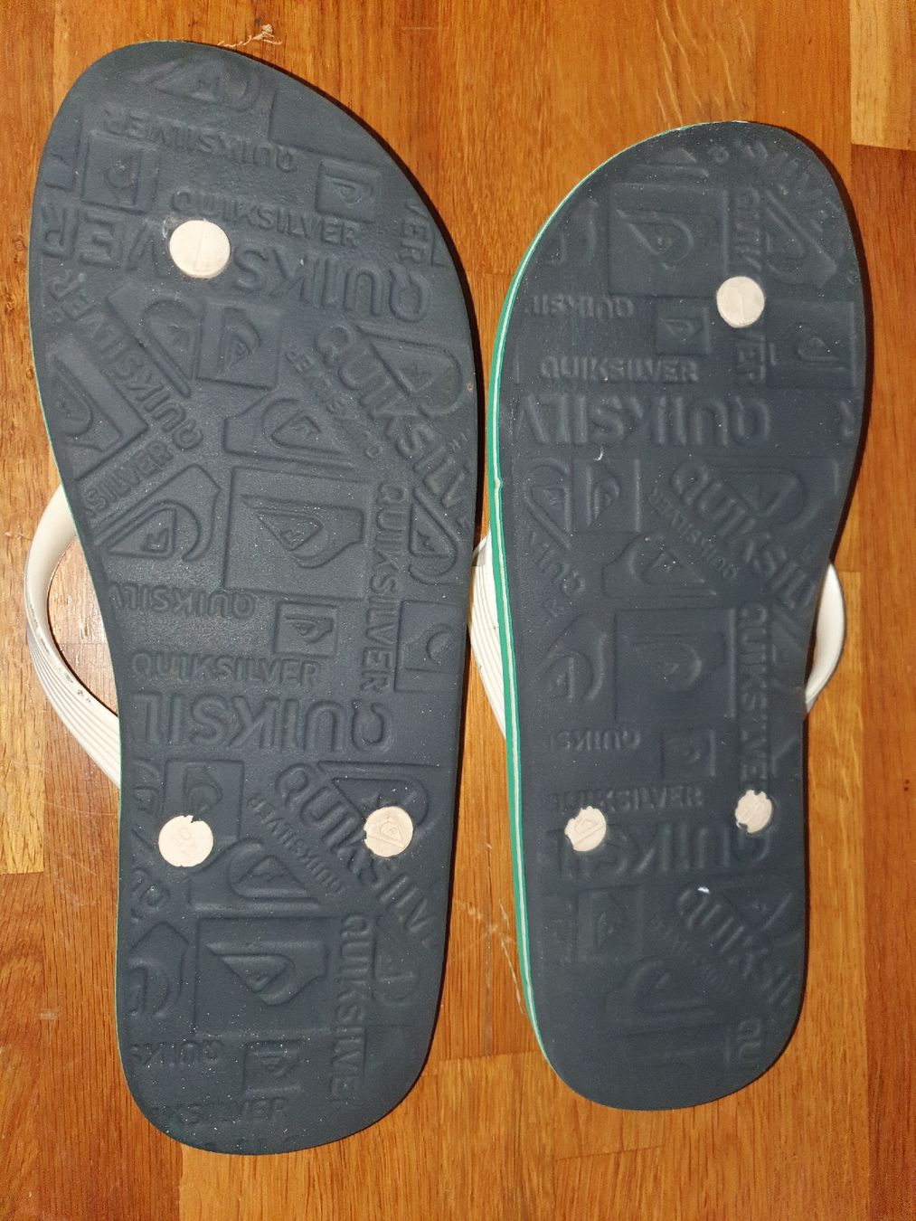 Quiksilver Scarpe da uomo: Quicksilver Badelatschen Gr.43 – Usato da Nänikon venduto da Helvetia69 1