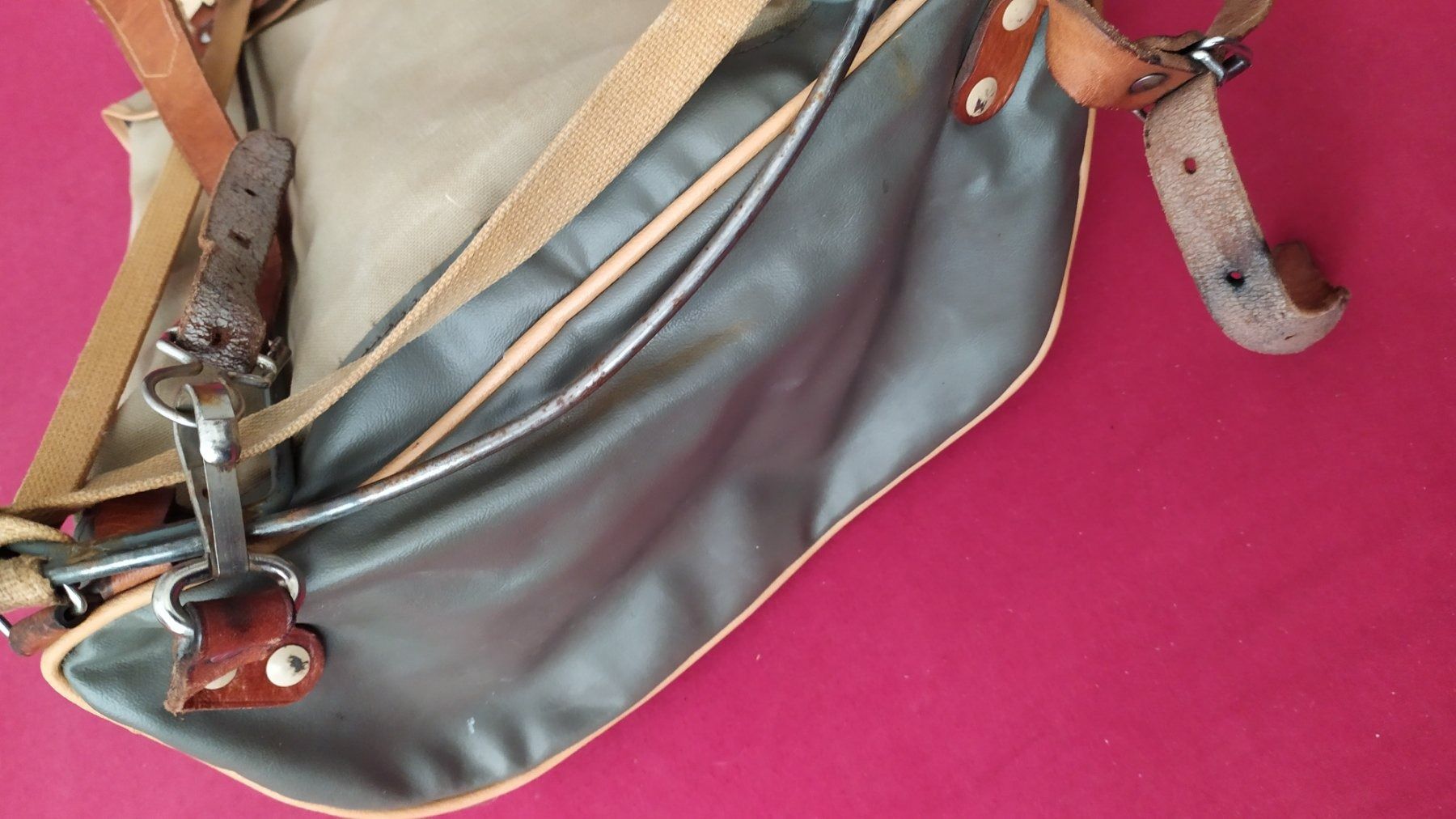 Zaini: Militärrucksack, sac à dos militaire – Usato da Chezard St-Martin venduto da Loucail 3