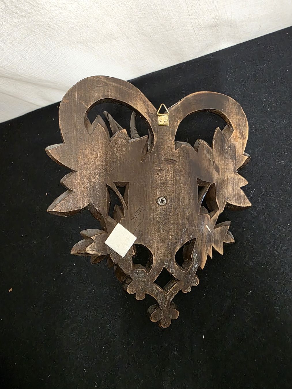 Tutte le decorazioni: Wanddeko: Geschnitzter Steinbock Kopf mit Ahornlaub – Usato da Wolfertswil venduto da Antiko 3