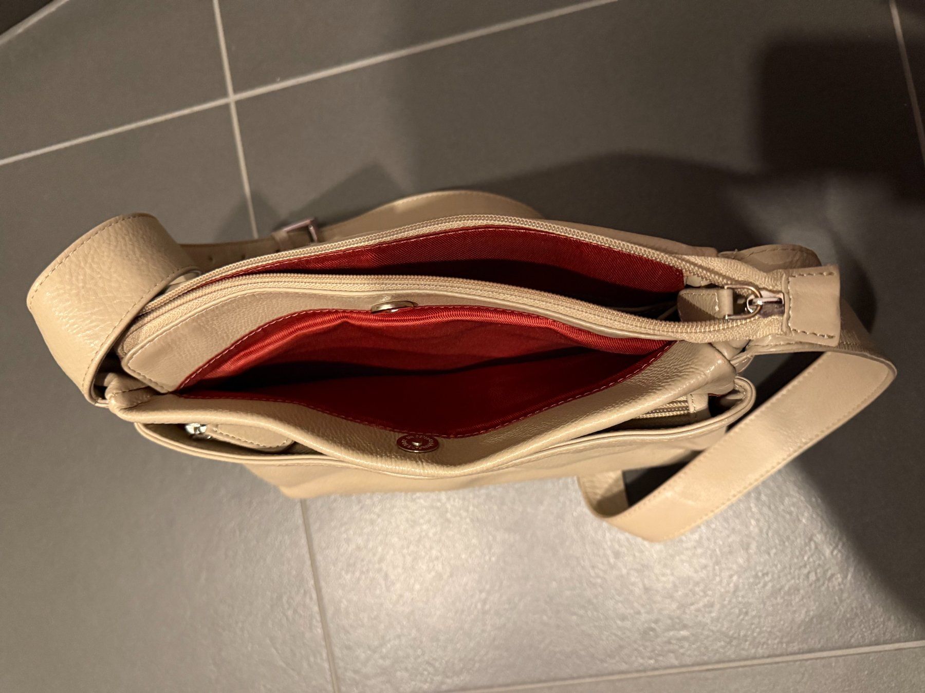 Sacs femmes: Handtasche Nika beige echtes Leder – D'occasion à Rothenburg par Patri00 3