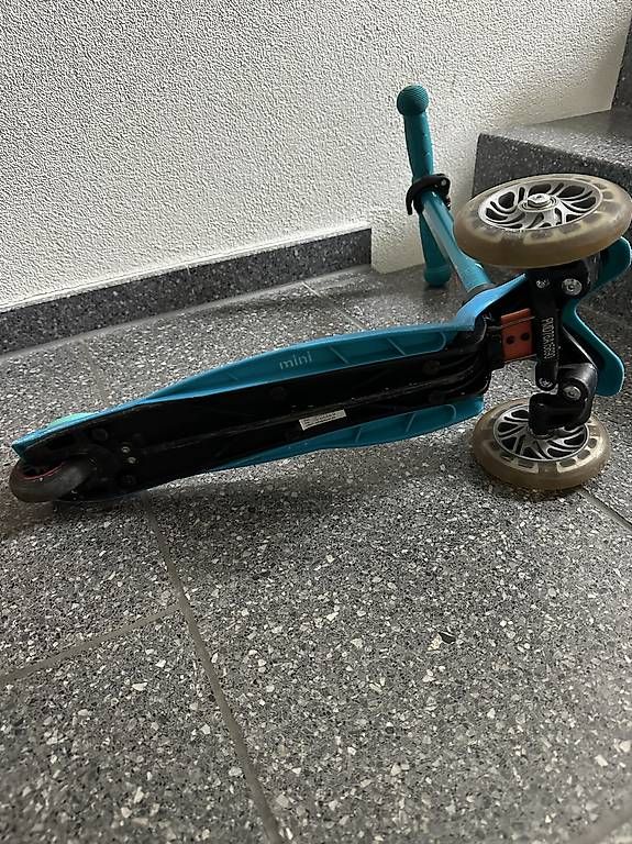 Kickboard: Micro Mini Scooter Blau/Türkis – Usato da Rapperswil-Jona venduto da Alechen07 1