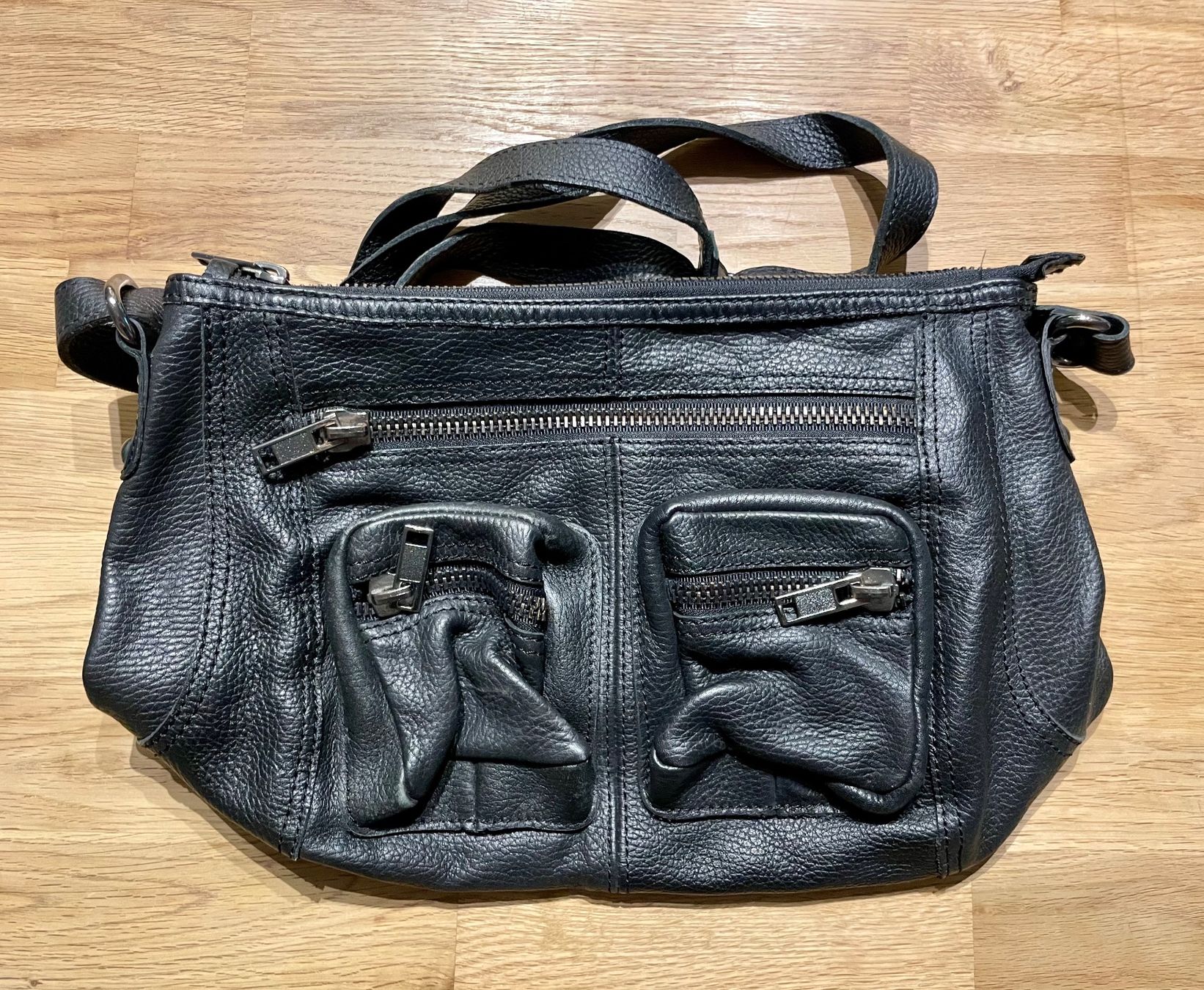 H&M Sacs femmes: Echtleder Umhängetasche schwarz – D'occasion à Bassersdorf par Cincinnati