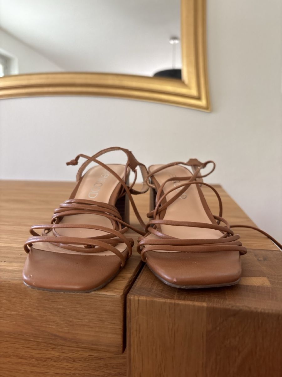 Damenschuhe: Sandali marroni con lacci, tacco largo - perfetti! – Gebraucht aus Birsfelden von lombardiA 3