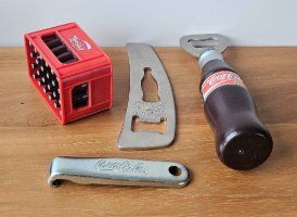 Coca-Cola Tutte le decorazioni: Coca Cola Flaschenöffner Sammlung, 15-teilig – Usato da Balgach venduto da coland 1